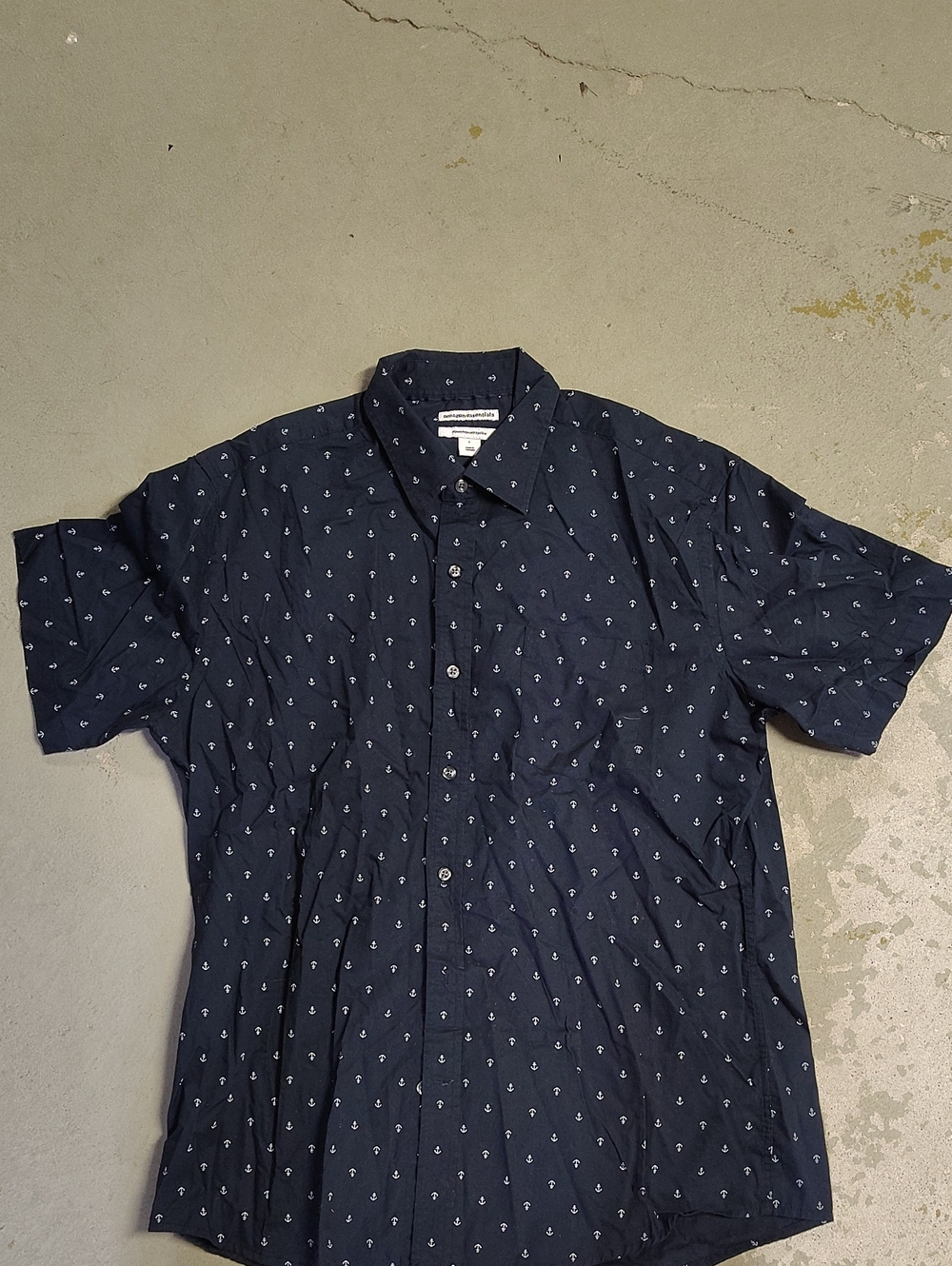 Amazon Essentials Navy Short-Sleeve Button-Down Shirt with White Anchor Print